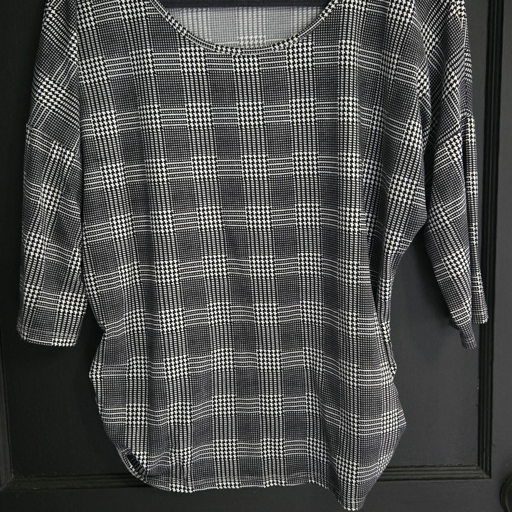 Elegant Checkered Women's Blouse